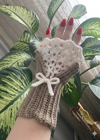 Dantel Detaylı Bej Örgü Kadın Eldiveni - Görsel 2