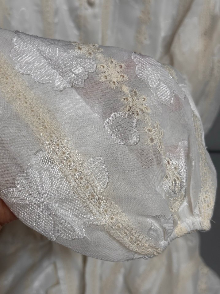 Kat Kat Volanlı İşlemeli Ekru Elbise - Görsel 5