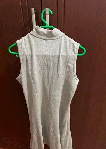 Gri kolsuz elbise - Görsel 2