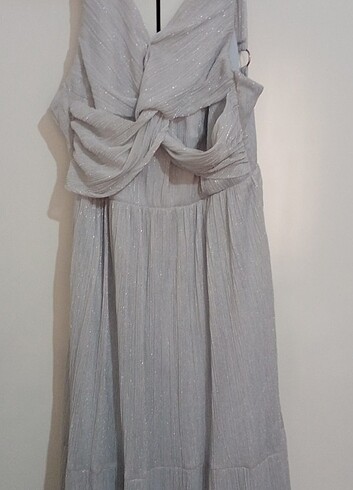 38 Beden Trendyol gümüş astarlı elbise 