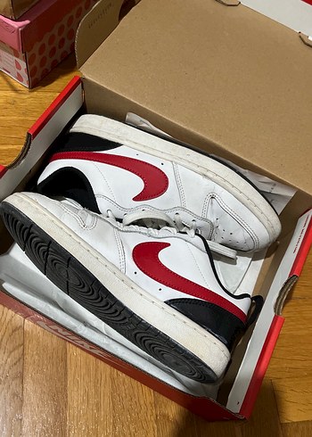 Nike court