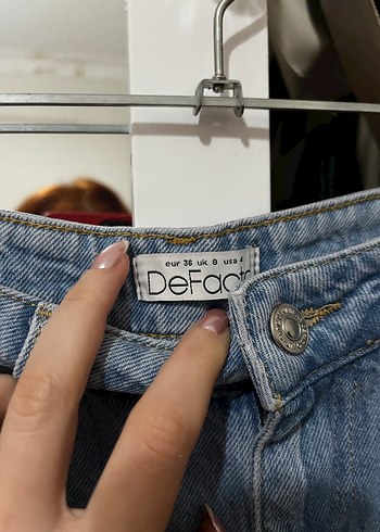Kadın Mini Denim Şort, Gevşek Kesim - Görsel 4