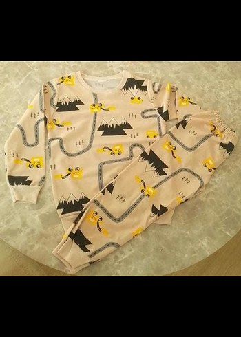 çok tatlı erkek pijama takımı bedenler mevcuttur