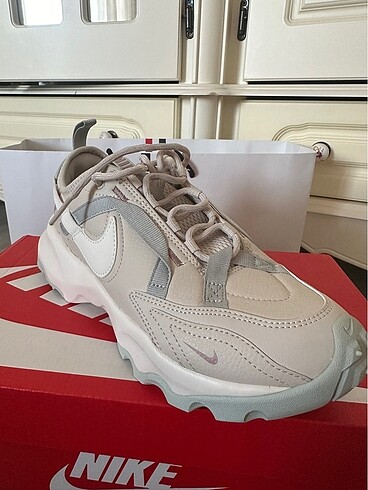 38,5 Beden ten rengi Renk Nike kadın sneaker
