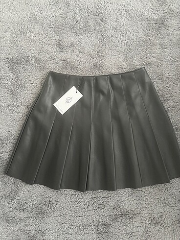 Deri etek stradivarius