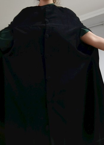 Siyah Yüksek Yakalı Dökümlü Midi Hamile Pelerini - Görsel 2