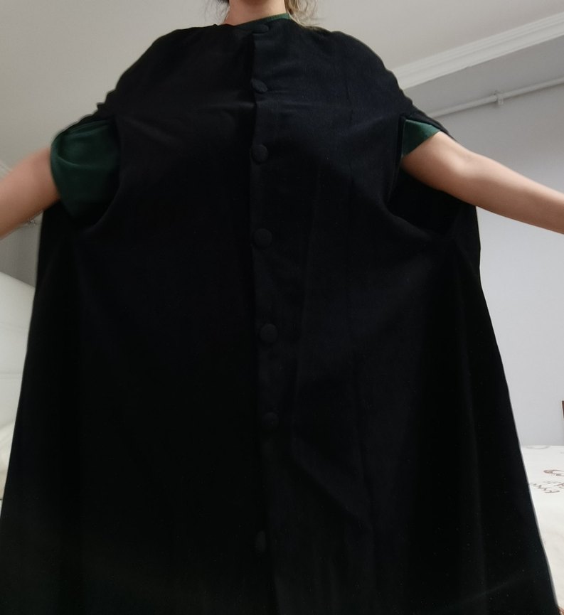 Siyah Yüksek Yakalı Dökümlü Midi Hamile Pelerini - Görsel 2