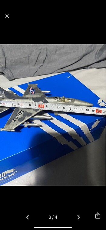  Beden F-16 oyuncak uçak