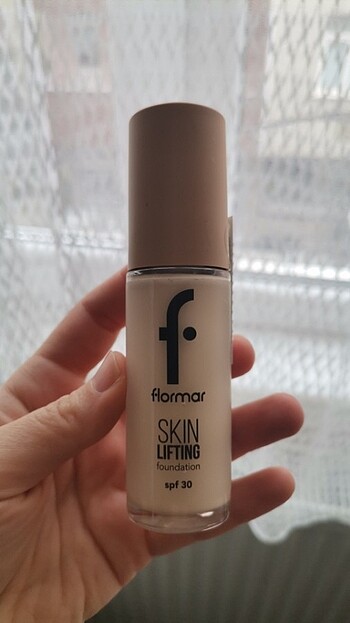 Flormar skın lıftıng foundation spf30