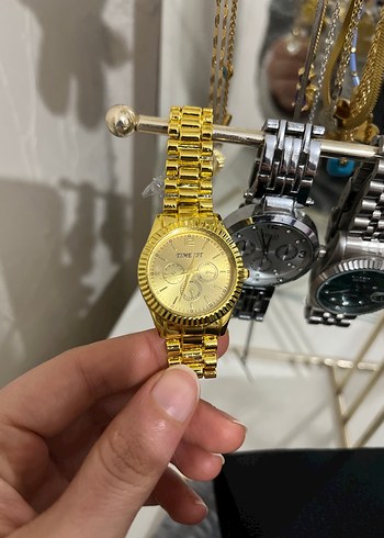 Zincir Detaylı Kadın Klasik Saat - Altın - Görsel 3