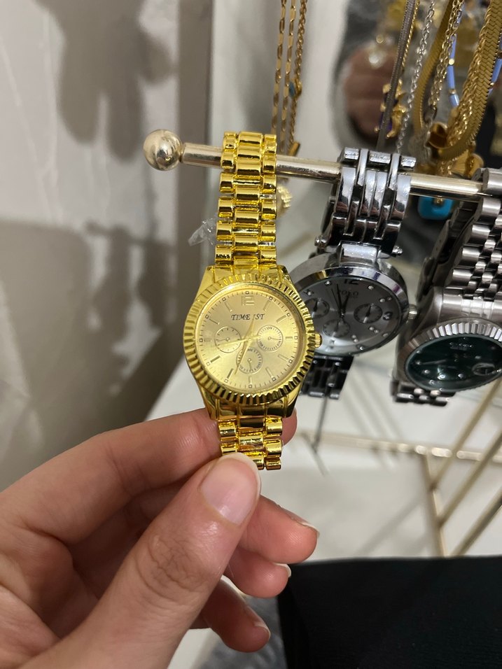 Zincir Detaylı Kadın Klasik Saat - Altın - Görsel 3