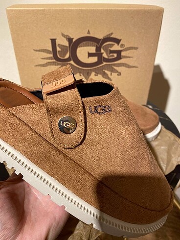 UGG ...