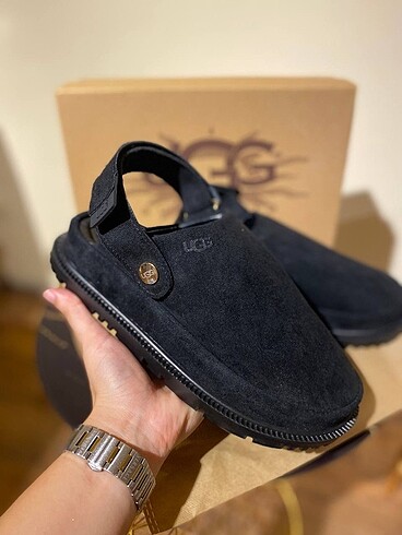 UGG ...