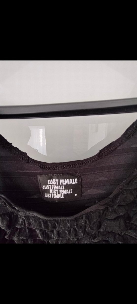 Siyah Fırfırlı Midi V Yakalı Elbise - Görsel 3