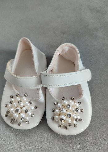 Kız Çocuk Beyaz Boncuklu Ayakkabı - Görsel 2