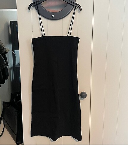 zara askılı mini elbise