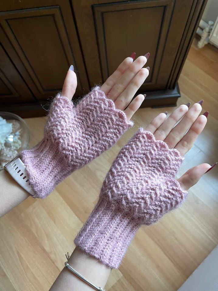 Pembe Örgü Parmaksız Kadın Eldiveni - Görsel 2