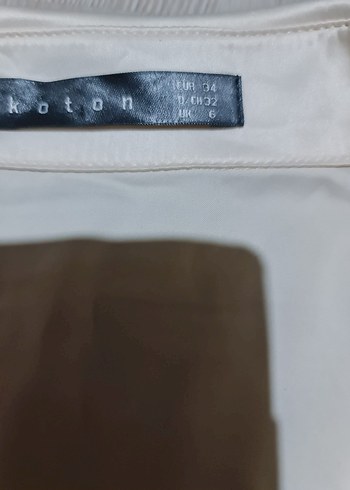 Düğmeli V Yaka Beyaz Saten Kadın Gömlek - Görsel 4