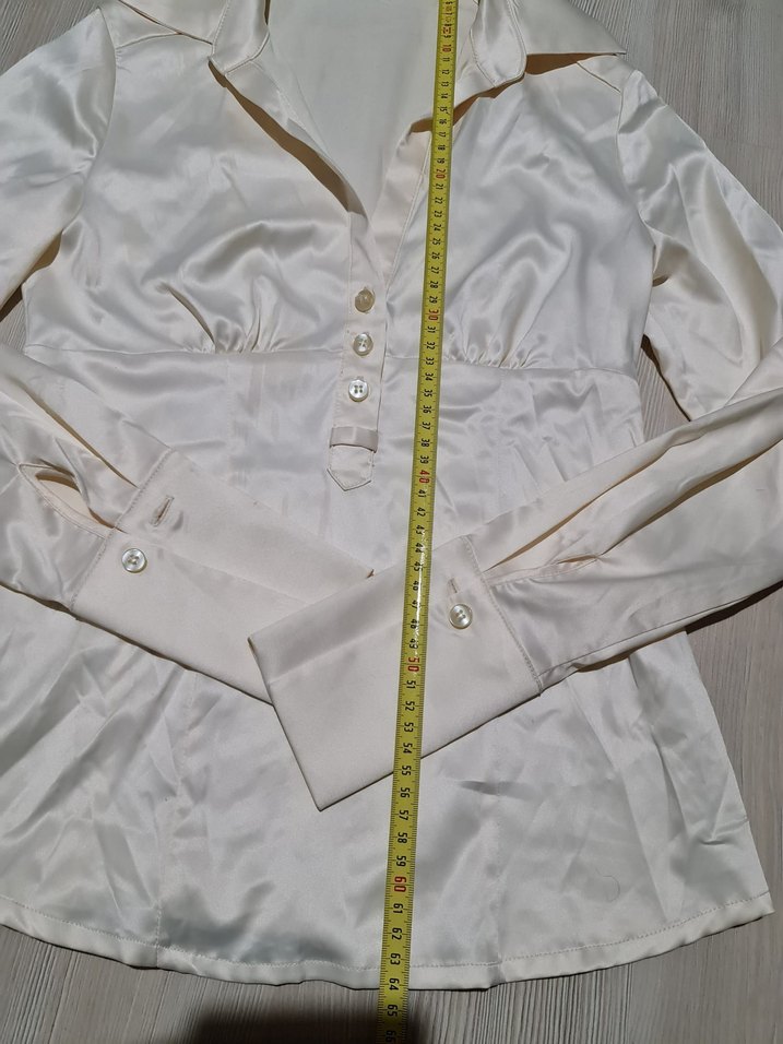 Düğmeli V Yaka Beyaz Saten Kadın Gömlek - Görsel 2