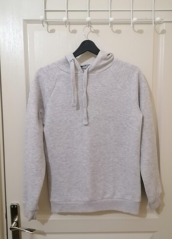 Addax gri sweatshirt ve mavi kareli gömlek