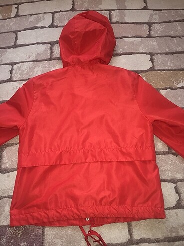 xs Beden kırmızı Renk H&M nar çiçeği yağmurluk