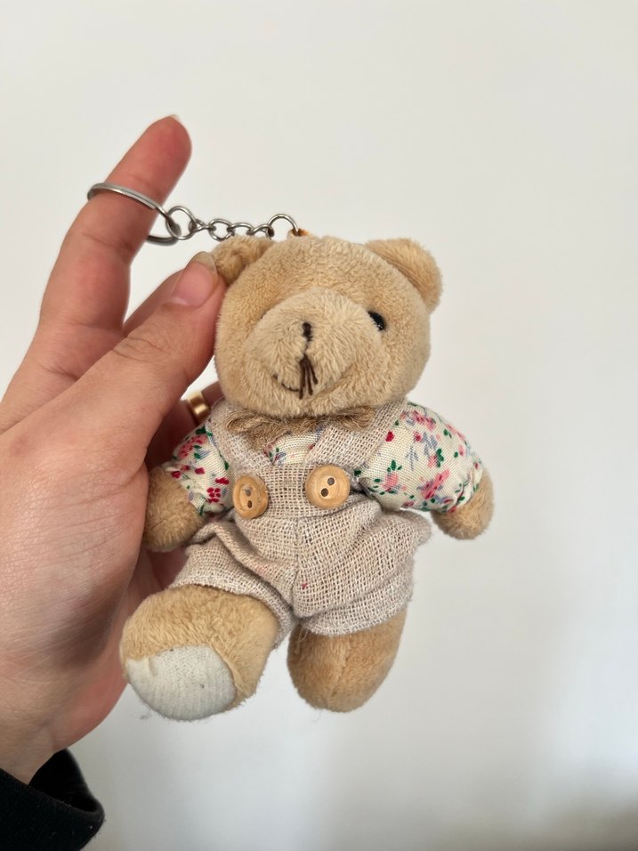 Çiçek Desenli Gömlekli Kahverengi Peluş Ayıcık - Görsel 2