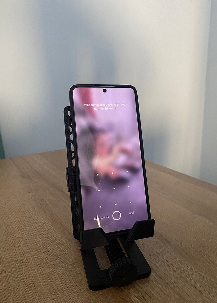 Mekanizmalı Telefon ve Tablet Tutucu - Görsel 2