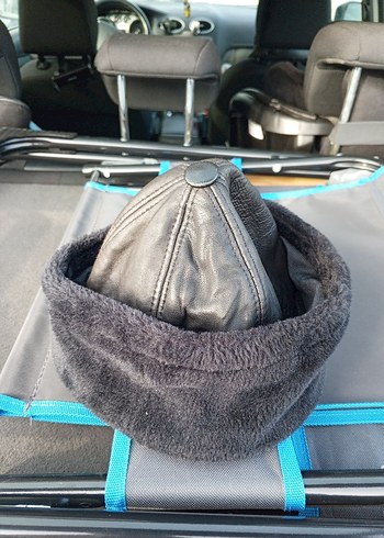 Gri Deri Biker Şapka, Kürk Detaylı - Görsel 2