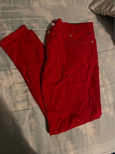 XL beden kırmızı kot pantolon