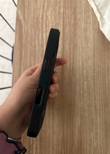 İphone 16 Parlak Siyah Telefon Kılıfı - Görsel 3