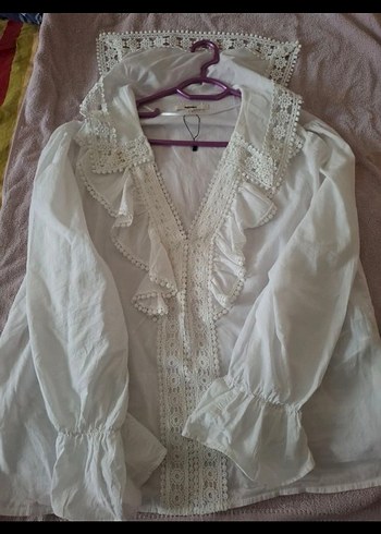 V Yaka Fırfırlı Nakışlı Bohem Kadın Bluz - Görsel 3