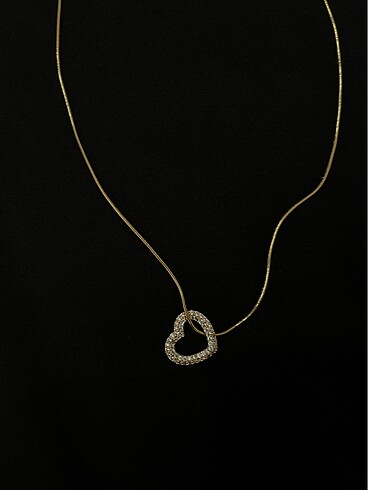 kalpli taşlı gold kolye