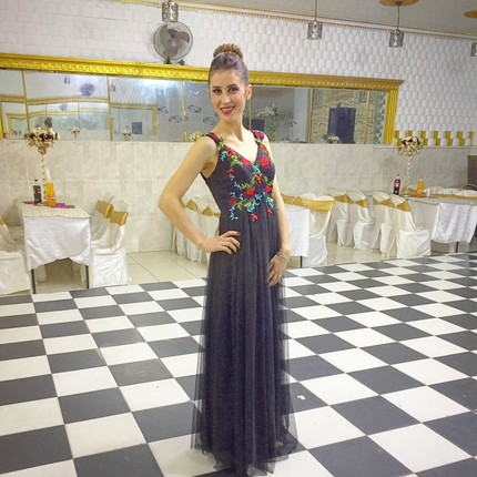 Siyah etnik abiye