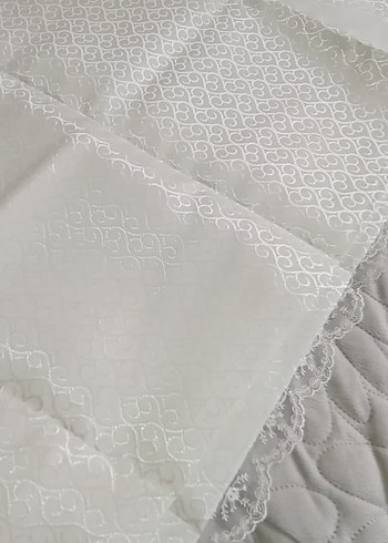 İşlemeli Krem  Parlak Masa Örtüsü - Görsel 3