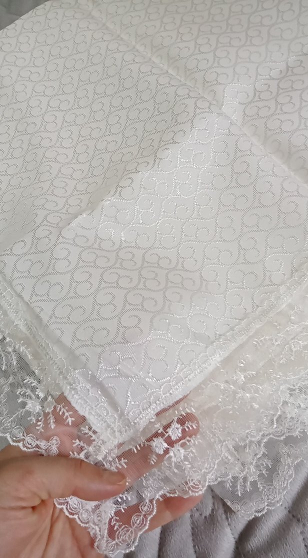 İşlemeli Krem  Parlak Masa Örtüsü - Görsel 2