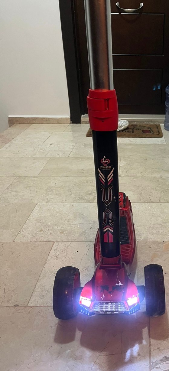 Kırmızı Çocuk Scooterı Işıklı - Görsel 4