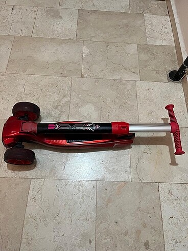 Beden kırmızı Renk Scooter
