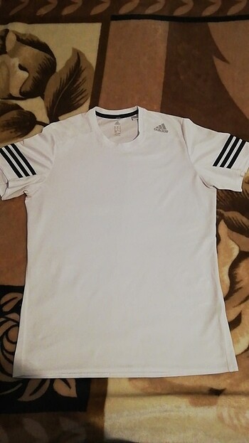 Adidas tşört 