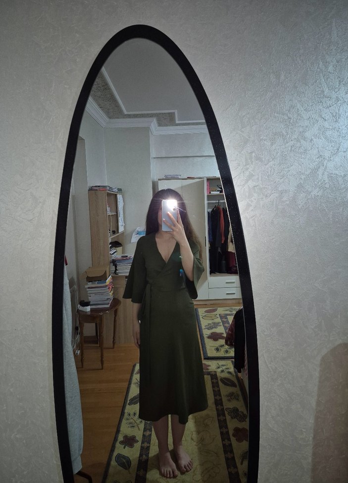 V Yaka Uzun Kollu Haki Midi Elbise - Görsel 5