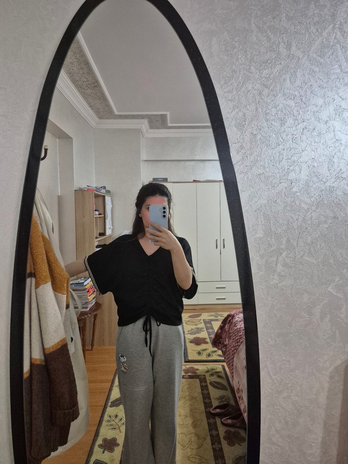 siyah v yaka bluz - Görsel 2