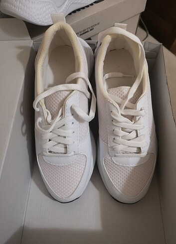 Beyaz bayan spor ayakkabı 