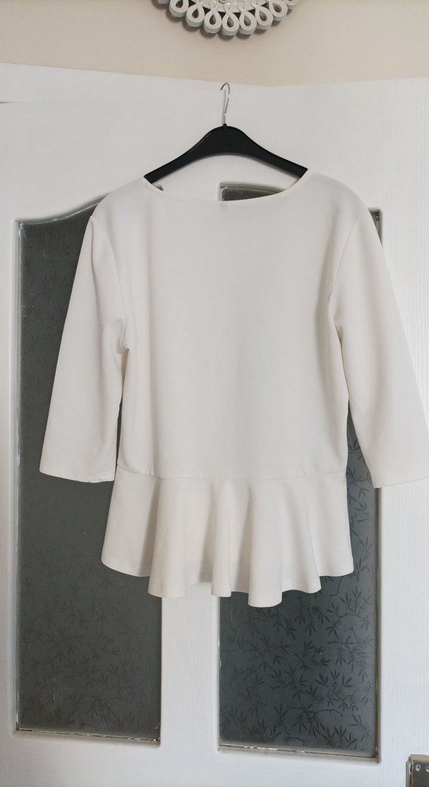 Kadın Beyaz Pamuklu Fırfırlı Mini Bluz - Görsel 5