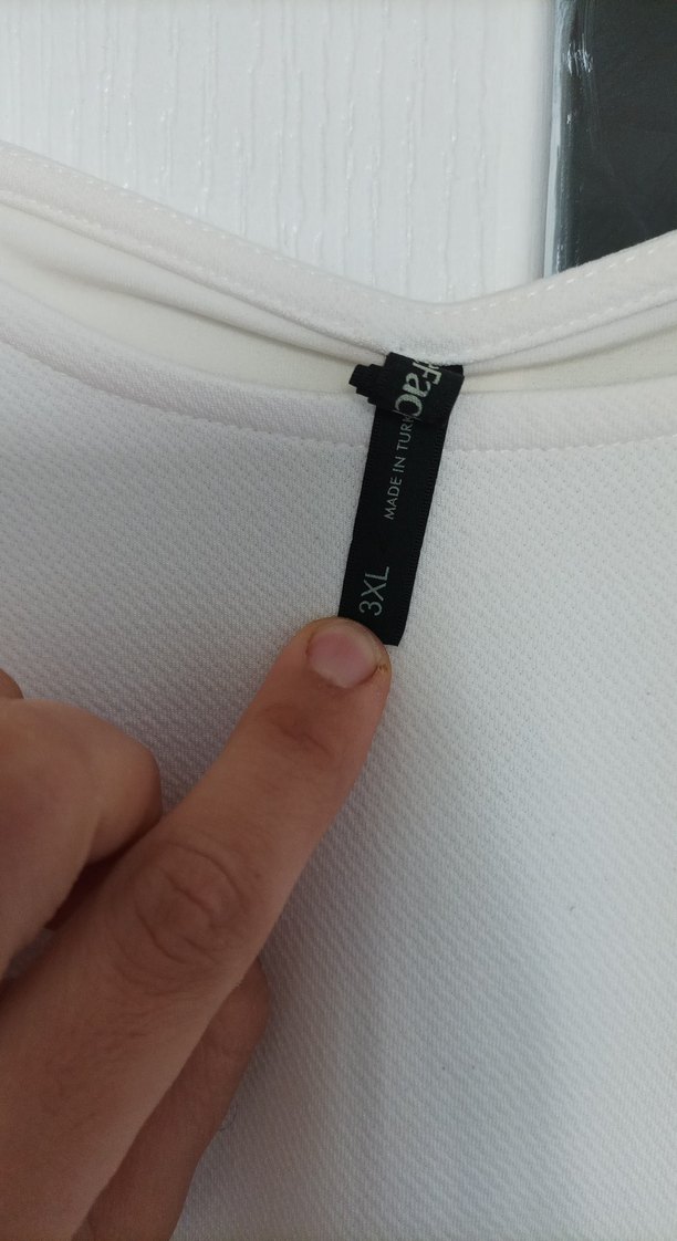 Kadın Beyaz Pamuklu Fırfırlı Mini Bluz - Görsel 4