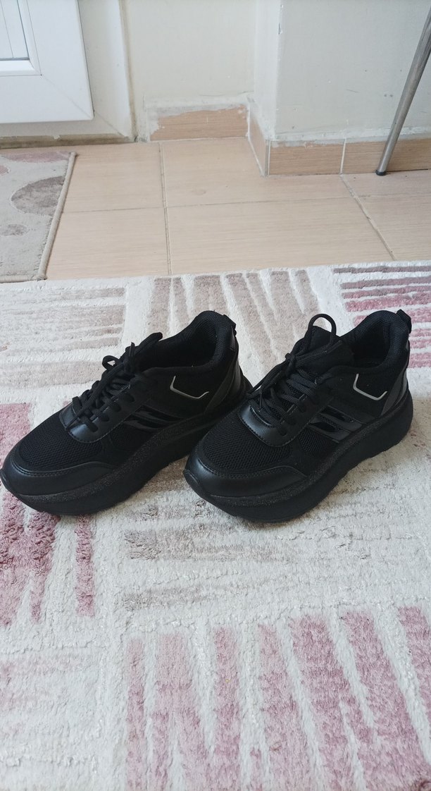 Siyah simli çocuk yada kadın Spor ayakkabı - Görsel 2
