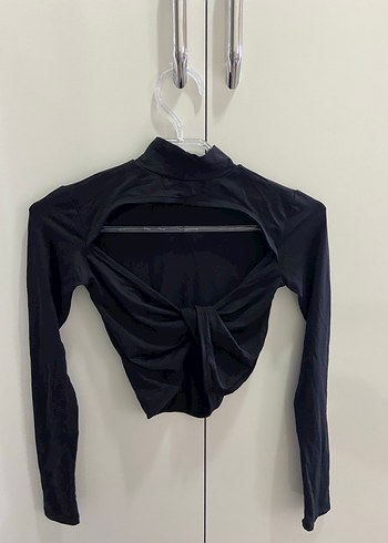 Stradivarius sırt dekolteli bluz - Görsel 3