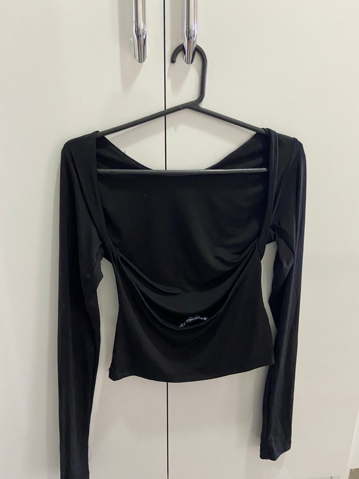 Stradivarius sırt dekolteli bluz - Görsel 4