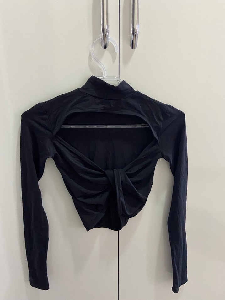 Stradivarius sırt dekolteli bluz - Görsel 3