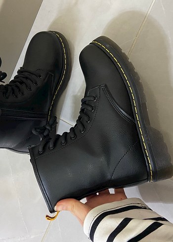 Marjin Siyah Deri Bağcıklı bot - Görsel 4