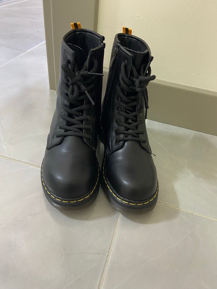 Marjin Siyah Deri Bağcıklı bot - Görsel 2