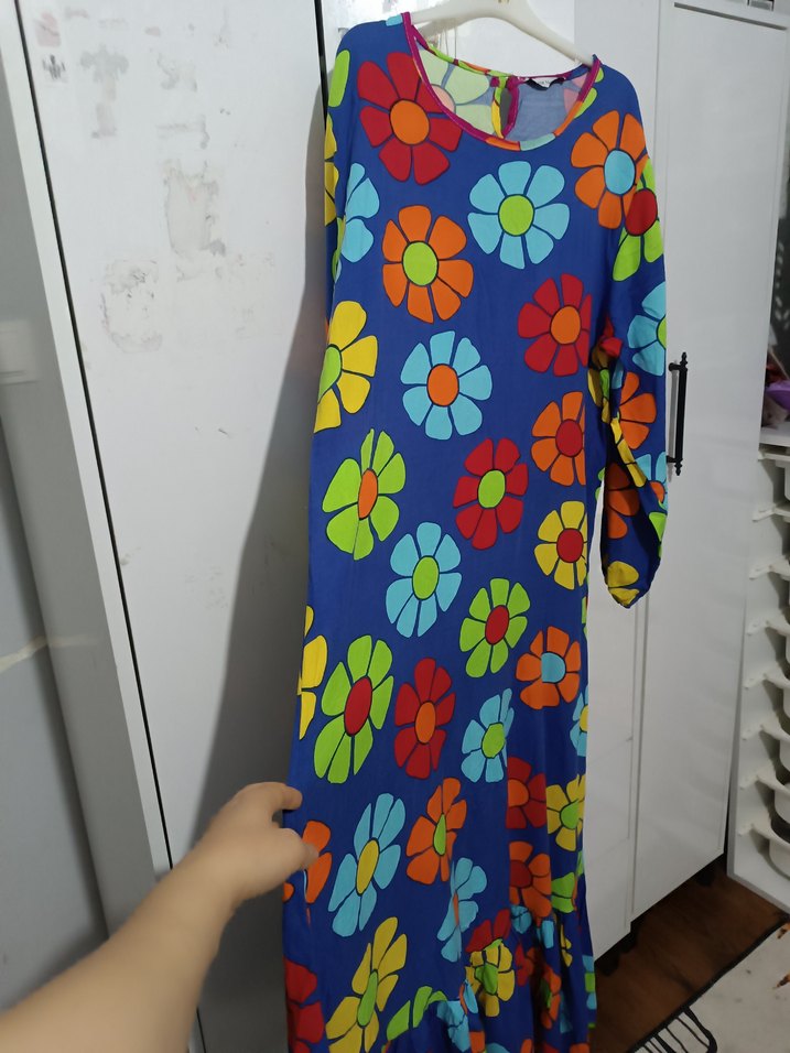 Çiçek Desenli Renkli Uzun Kadın Elbise - Görsel 4